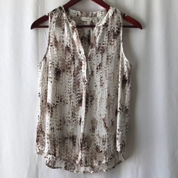 mercer & madison Tops - Mercer & Madison Sleeveless Blouse
